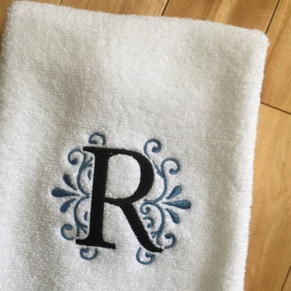 Monogram embroidered hand towel - Custom initial hand towel - PICK YOUR LETTER - Picture 6 of 9